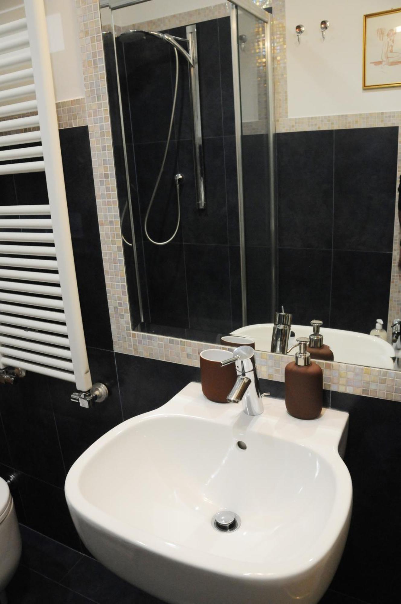 רומא A Casa Di Lu, Al Colosseo - Guest House מראה חיצוני תמונה