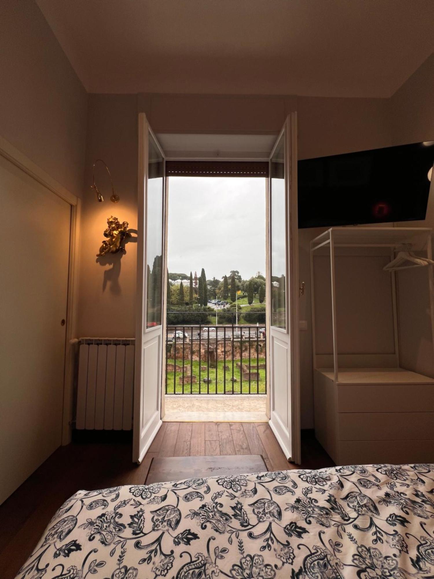 רומא A Casa Di Lu, Al Colosseo - Guest House מראה חיצוני תמונה