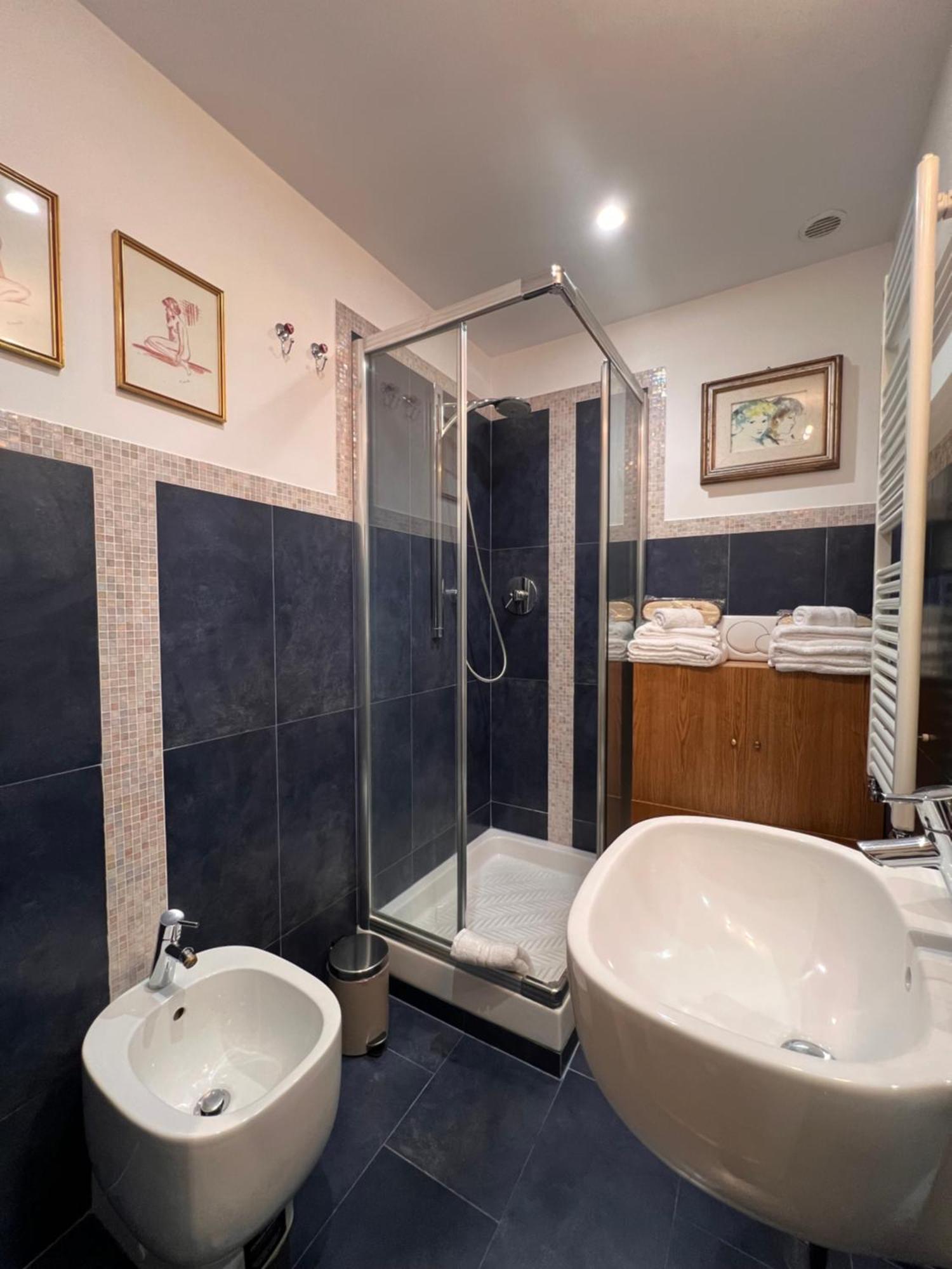 רומא A Casa Di Lu, Al Colosseo - Guest House מראה חיצוני תמונה