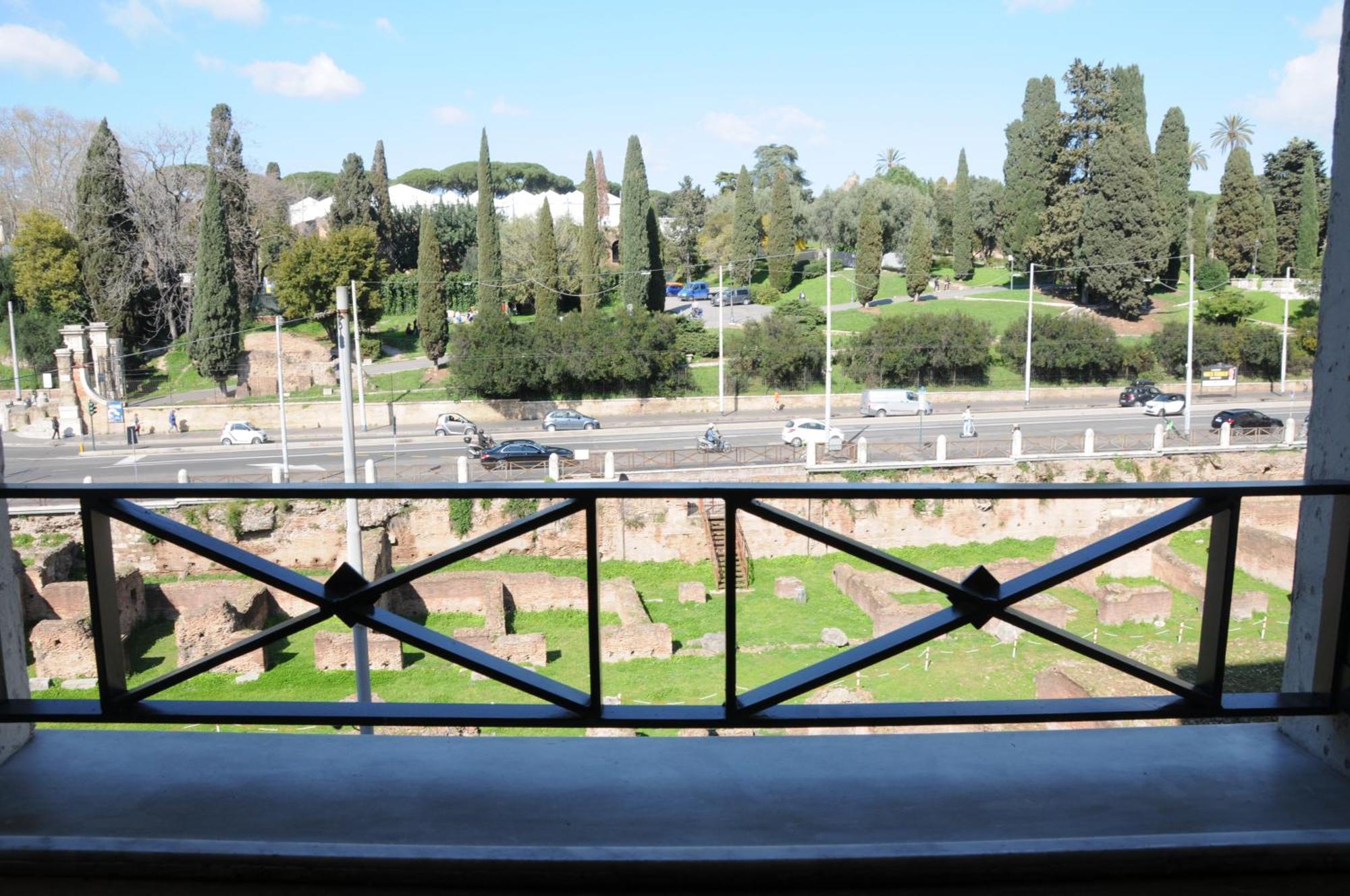 רומא A Casa Di Lu, Al Colosseo - Guest House מראה חיצוני תמונה