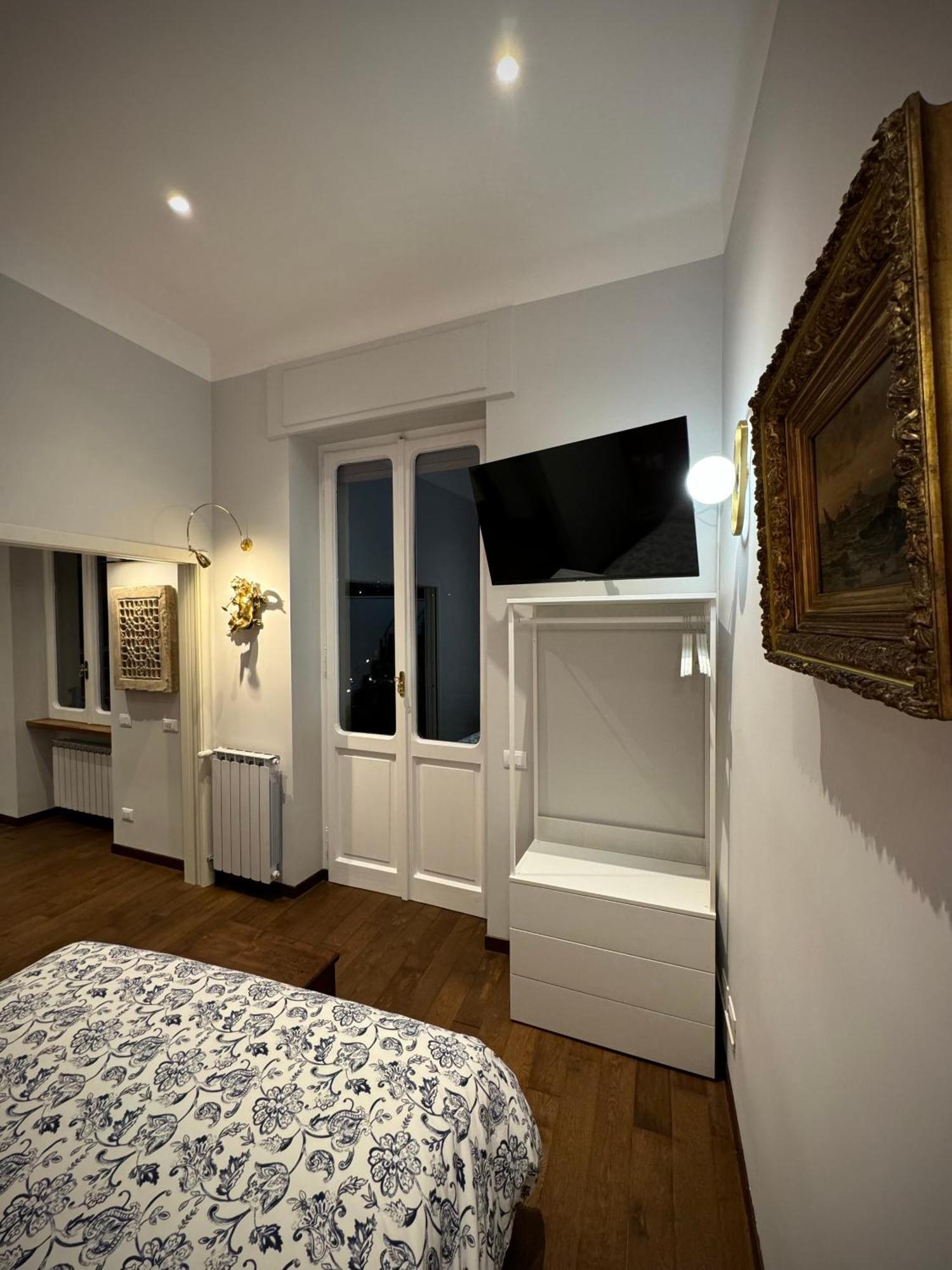 רומא A Casa Di Lu, Al Colosseo - Guest House מראה חיצוני תמונה
